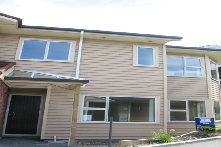 Photo of property in 4 Curnow Way, Kaiwharawhara, Wellington, 6035