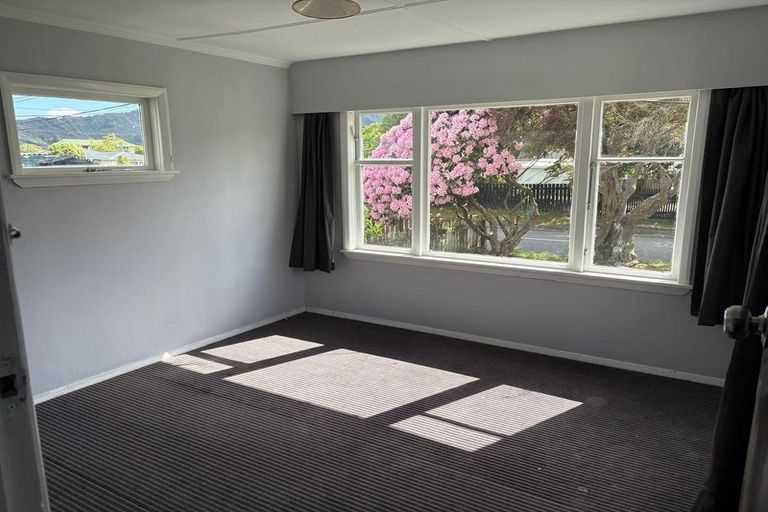 Photo of property in 100 Frederick Street, Wainuiomata, Lower Hutt, 5014