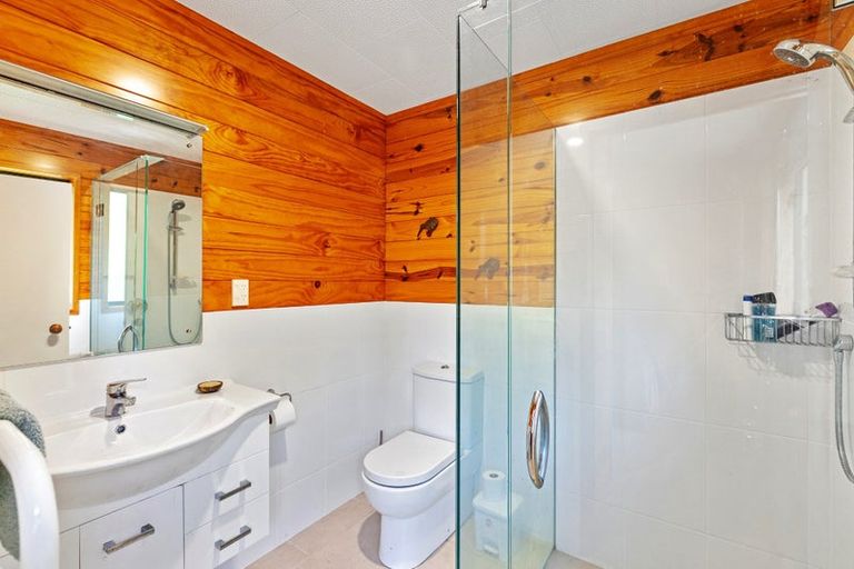 Photo of property in 76 Brick Bay Drive, Sandspit, Warkworth, 0982