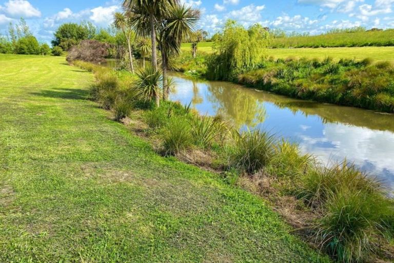 Photo of property in 77 Hartwell Drive, Kelvin Grove, Palmerston North, 4470