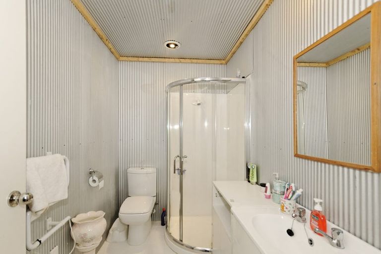 Photo of property in 11a Rangeview Road, Sunnyvale, Auckland, 0612