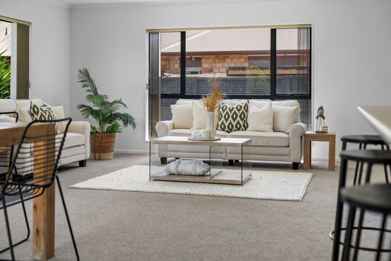 Photo of property in 19 Putaka Place, Papamoa Beach, Papamoa, 3118