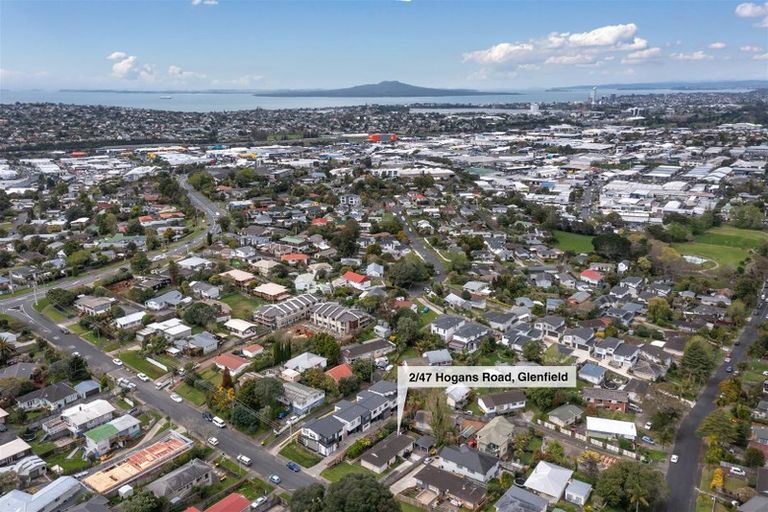Photo of property in 2/47 Hogans Road, Glenfield, Auckland, 0629