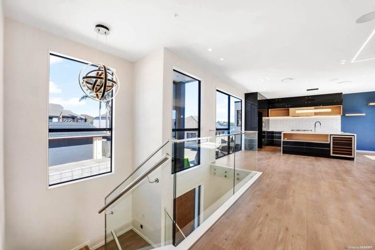 Photo of property in 4b The Parade, Bucklands Beach, Auckland, 2012