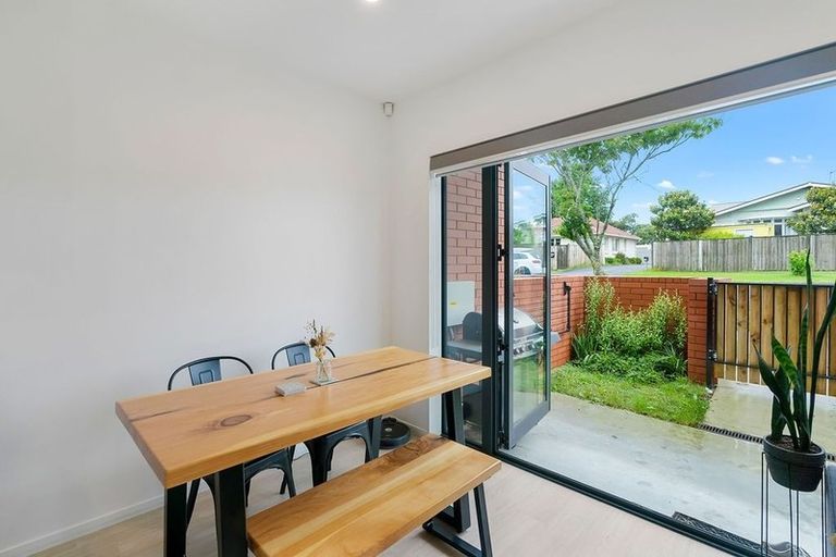 Photo of property in 2/87 Astley Avenue, New Lynn, Auckland, 0600