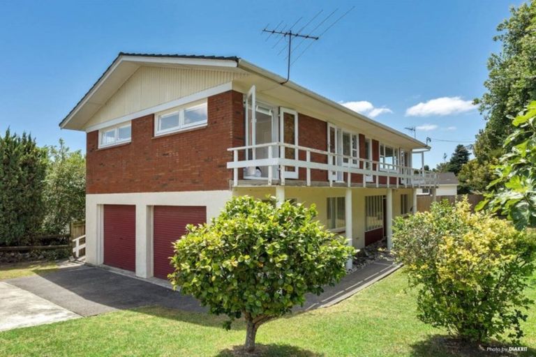 Photo of property in 80 Te Atatu Road, Te Atatu South, Auckland, 0610