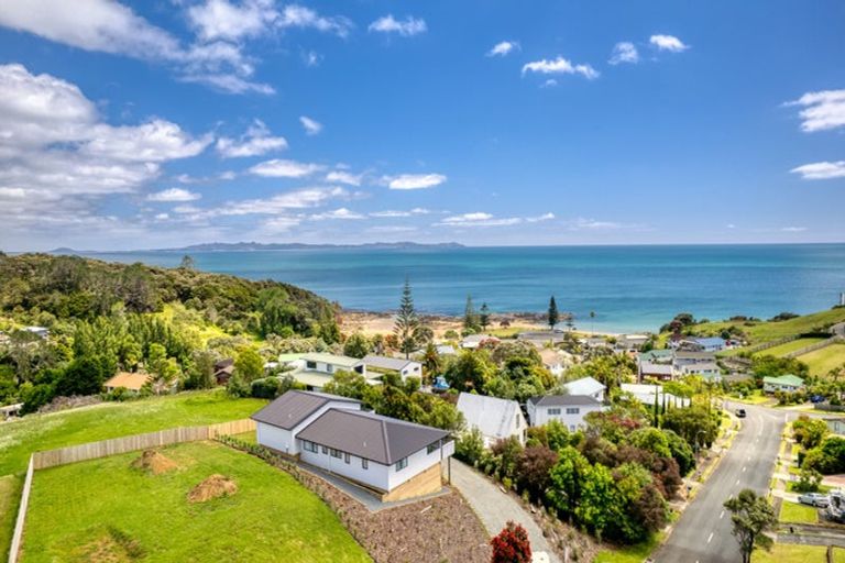 Photo of property in 77 Stratford Drive, Cable Bay, 0420