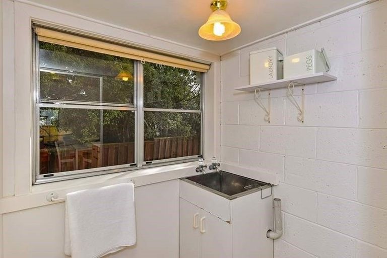 Photo of property in 159 Coronation Road, Mangere Bridge, Auckland, 2022
