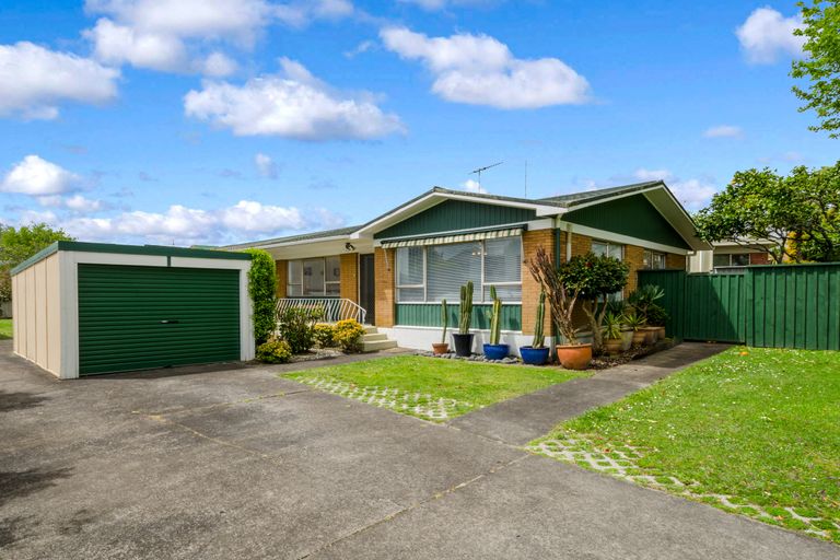 Photo of property in 1/8 Matuhi Rise, Henderson, Auckland, 0612