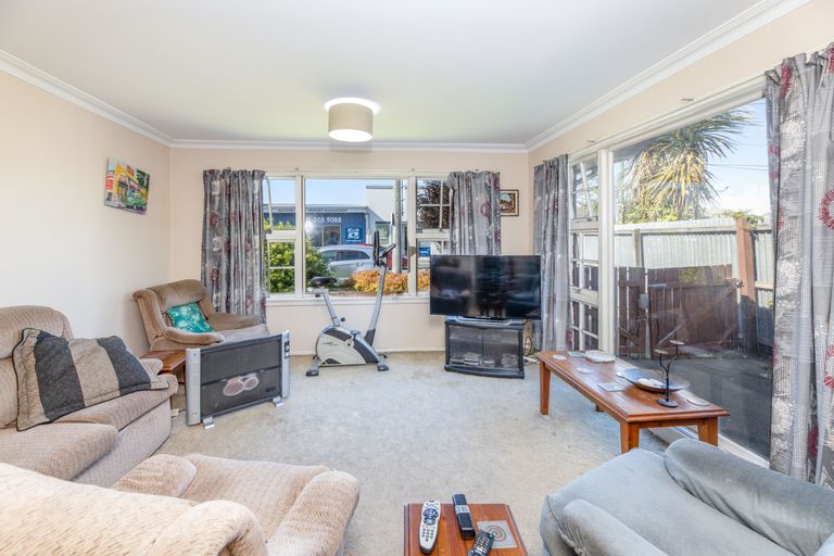Photo of property in 2a Wentworth Street, Ilam, Christchurch, 8041