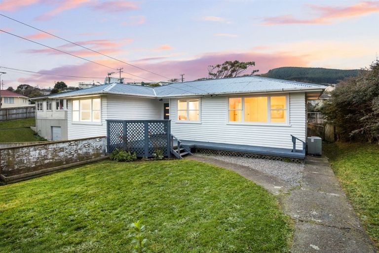 Photo of property in 60 Bell Street, Tawa, Wellington, 5028