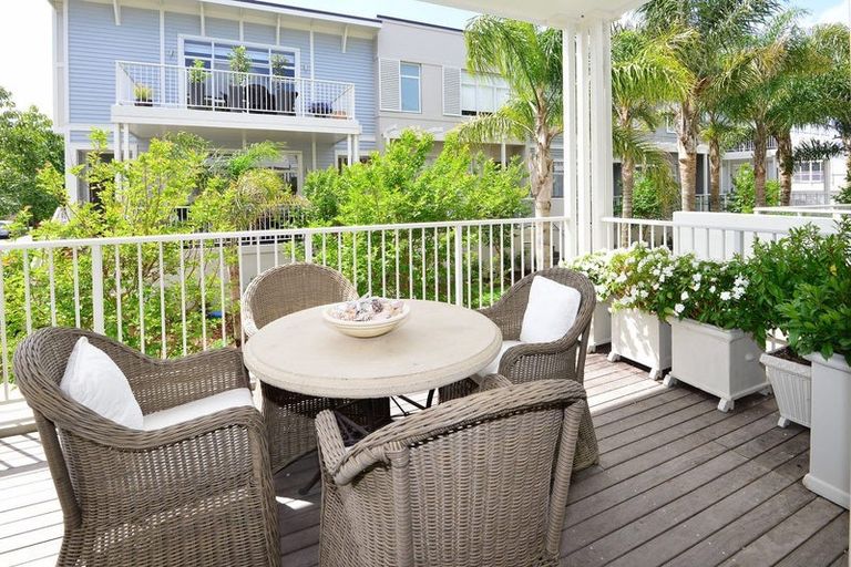 Photo of property in 18 Parkside Drive, Orewa, 0931
