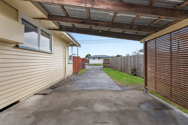 Photo of property in 9 Truby King Street, Merrilands, New Plymouth, 4312