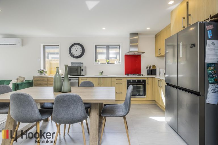 Photo of property in 15 Farmland Road, Papakura, 2110