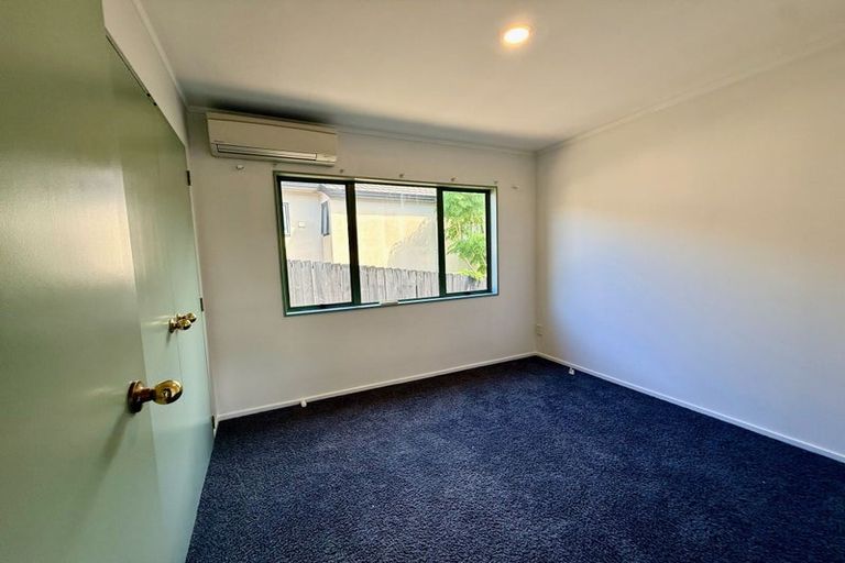 Photo of property in 81a Golf Road, New Lynn, Auckland, 0600