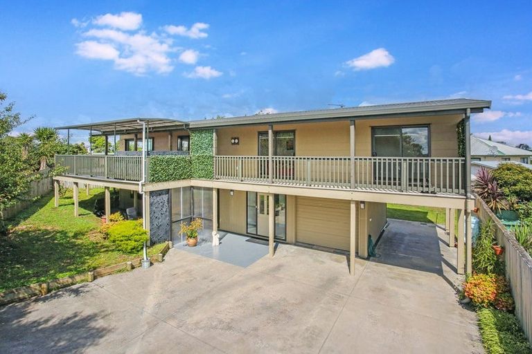 Photo of property in 11 Millen Place, Clarks Beach, 2122