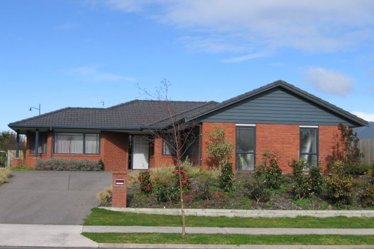 Photo of property in 33 Saint James Drive, Huntington, Hamilton, 3210