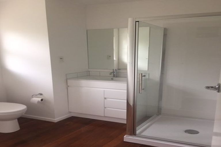 Photo of property in 68 Gladstone Road, Northcote, Auckland, 0627