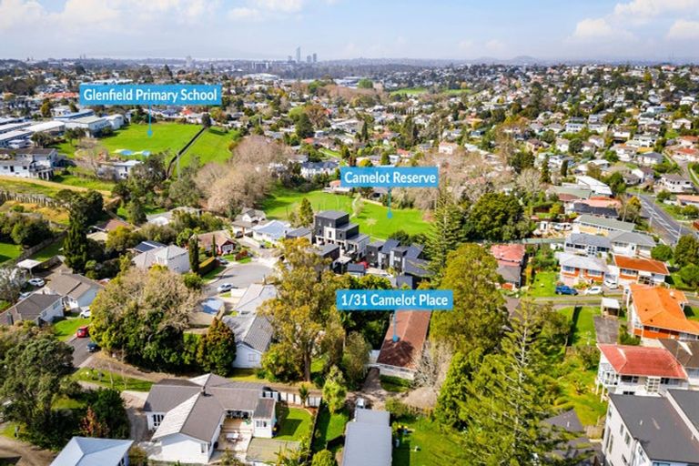 Photo of property in 1/31 Camelot Place, Glenfield, Auckland, 0629
