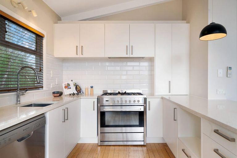 Photo of property in 99 Hetherington Road, Ranui, Auckland, 0612