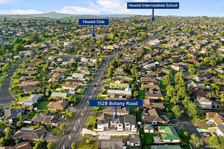 Photo of property in 152b Botany Road, Botany Downs, Auckland, 2010