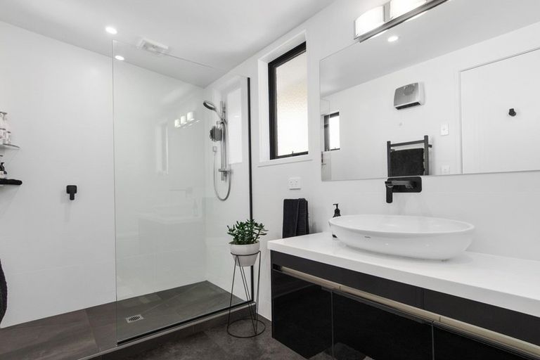 Photo of property in 62 Kayelene Place, Omokoroa, 3114