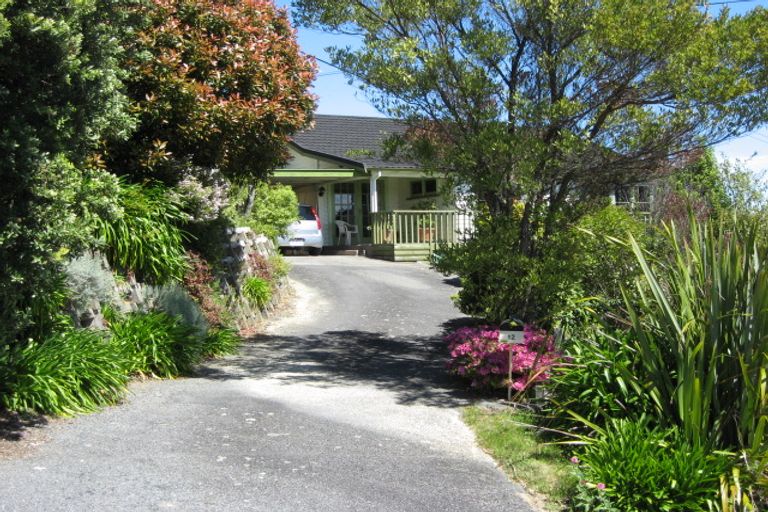 Photo of property in 12 Broadway, Picton, 7220