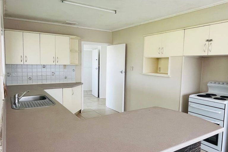 Photo of property in 23 Tirimoana Road, Te Atatu South, Auckland, 0602