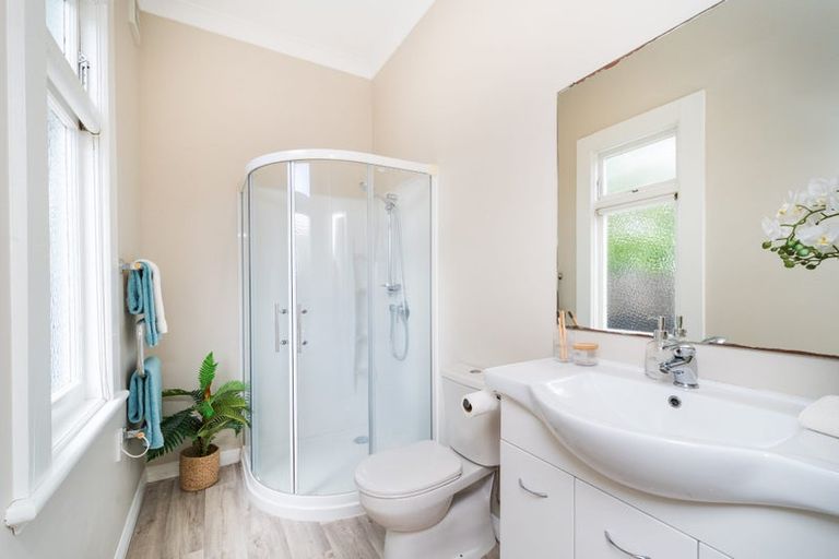 Photo of property in 9 Weston Avenue, Roslyn, Palmerston North, 4414