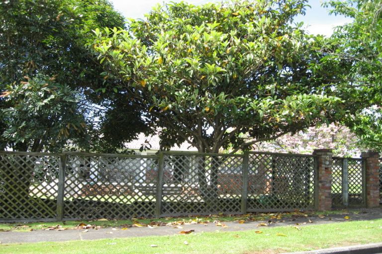 Photo of property in 1 Tanners Road, Mangere Bridge, Auckland, 2022