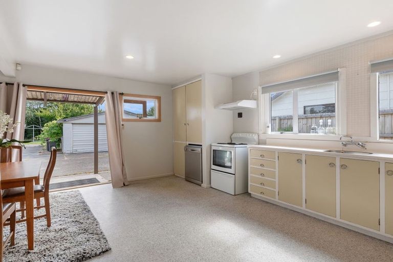 Photo of property in 75 Corson Avenue, Beckenham, Christchurch, 8023