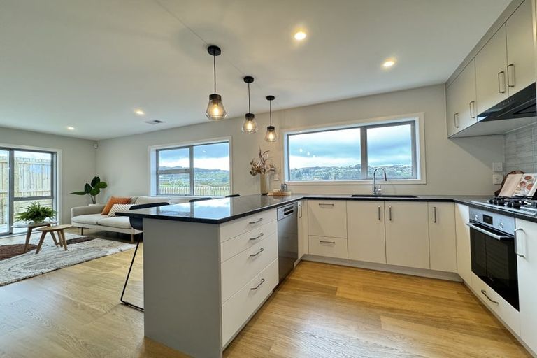 Photo of property in 9 Pine Hill Rise, Glenside, Wellington, 6037