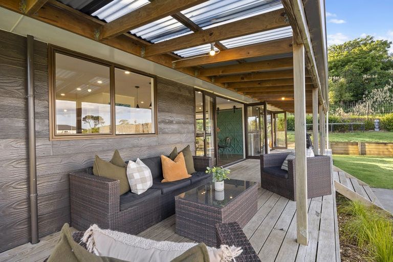 Photo of property in 44b Crosland Road, South Head, 0874