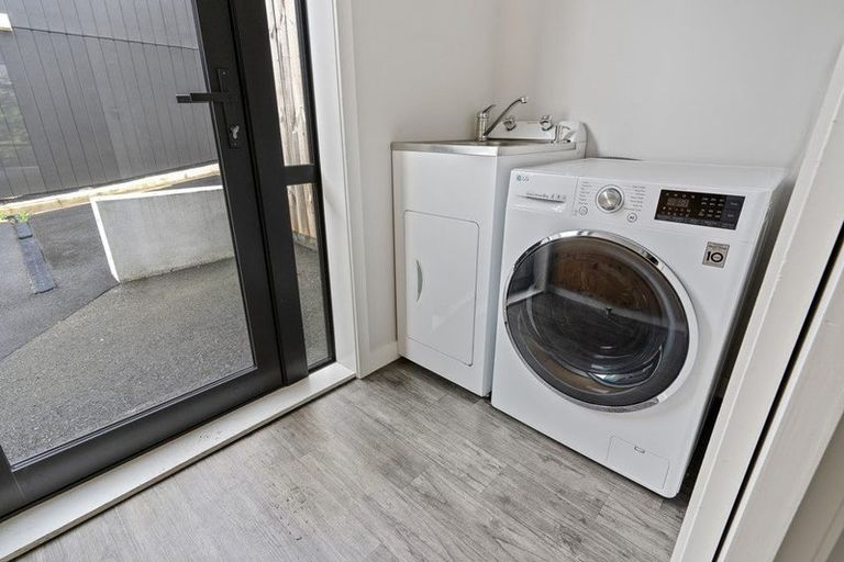 Photo of property in 2/25 Thackeray Street, Hamilton Lake, Hamilton, 3204