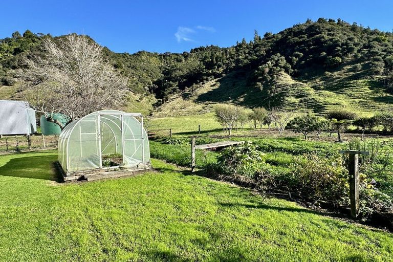 Photo of property in 254 Mangaonga Road, Ahititi, Urenui, 4378