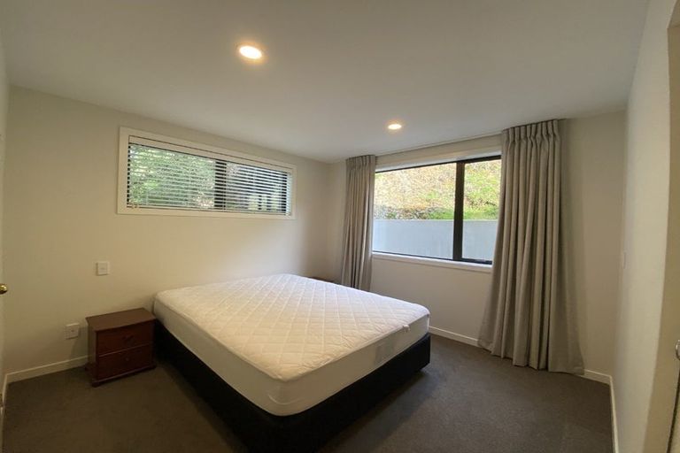 Photo of property in 54a Wynyard Crescent, Fernhill, Queenstown, 9300