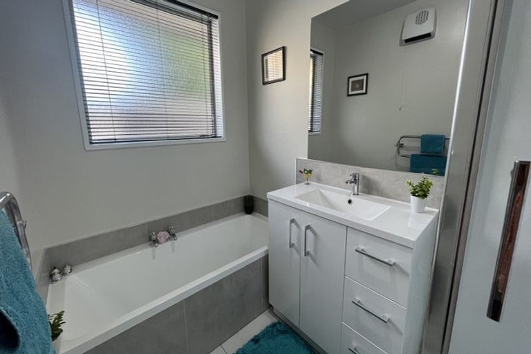 Photo of property in 2/21a Fenhall Street, Russley, Christchurch, 8042