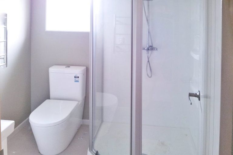 Photo of property in 57a Tiroroa Avenue, Te Atatu South, Auckland, 0610