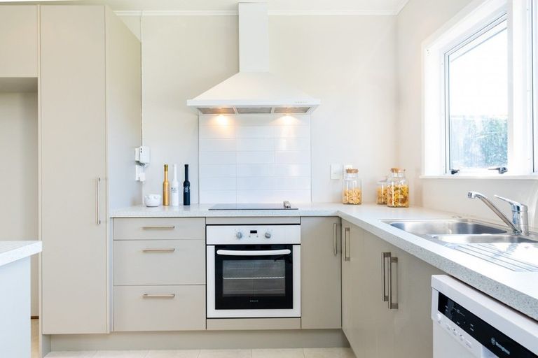 Photo of property in 1 Balmoral Street, Taradale, Napier, 4112