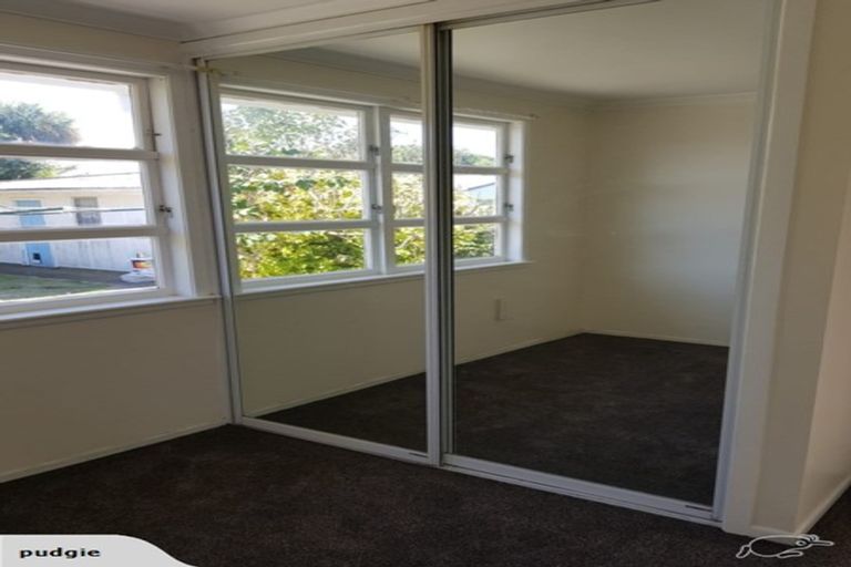 Photo of property in 37 Disraeli Street, Hawera, 4610