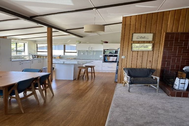 Photo of property in 40 Queens Road, Waikanae Beach, Waikanae, 5036