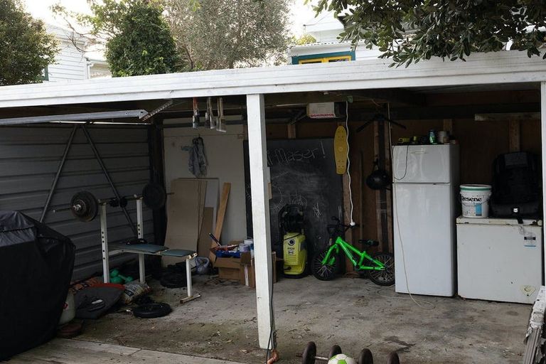 Photo of property in 1/27 Huka Road, Birkenhead, Auckland, 0626