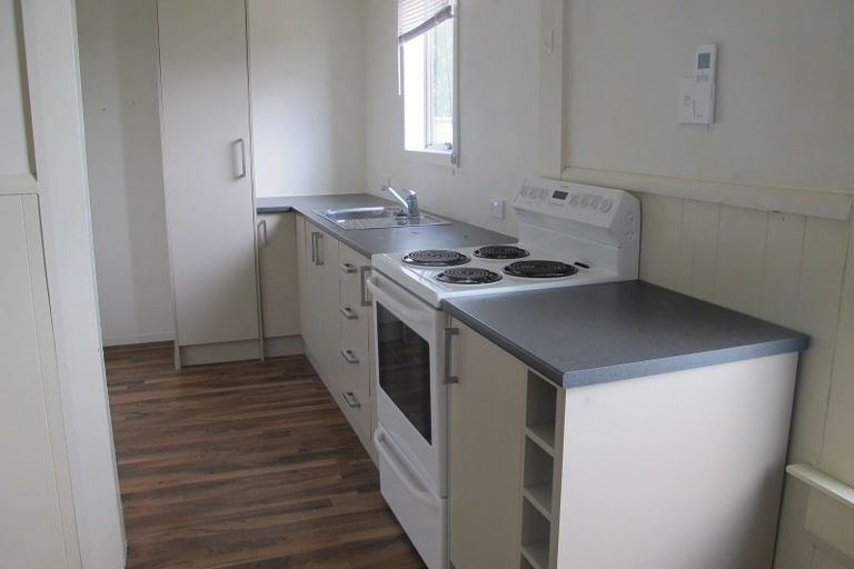 Photo of property in 37 Macandrew Road, South Dunedin, Dunedin, 9012