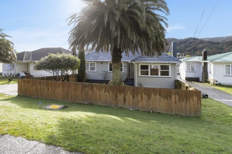 Photo of property in 13 Main Road, Wainuiomata, Lower Hutt, 5014