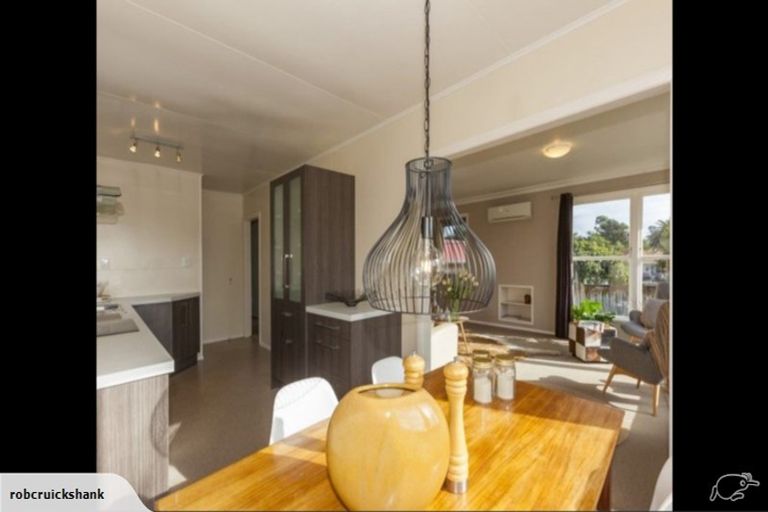 Photo of property in 48 Raumati Road, Raumati Beach, Paraparaumu, 5032