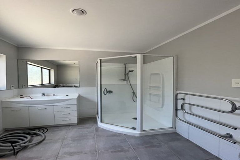 Photo of property in 390 Paremoremo Road, Paremoremo, Auckland, 0632