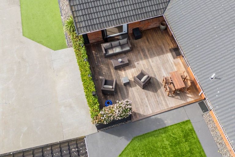 Photo of property in 5 Oakwood Grove, Paraparaumu Beach, Paraparaumu, 5032