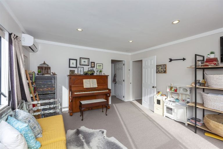 Photo of property in 300 Rosetta Road, Raumati Beach, Paraparaumu, 5032