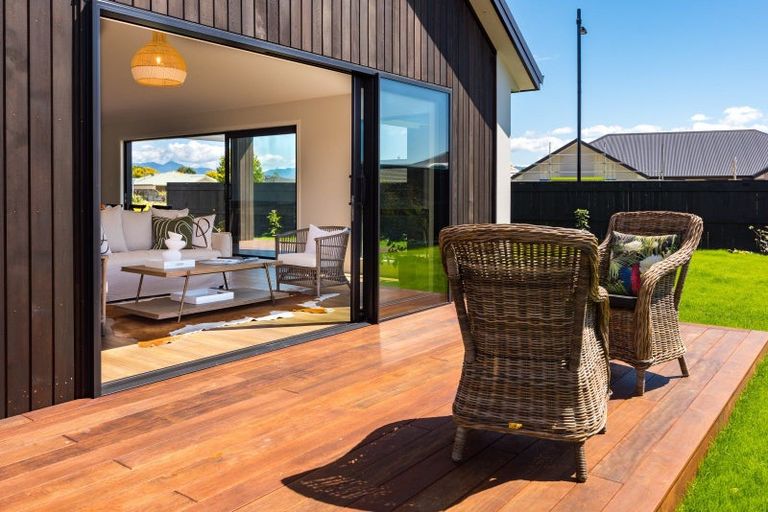 Photo of property in 30 Nikau Drive, Redwoodtown, Blenheim, 7201