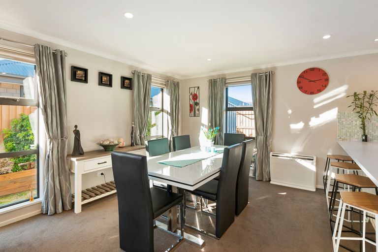 Photo of property in 16 Barnard Street, Kaiapoi, 7630